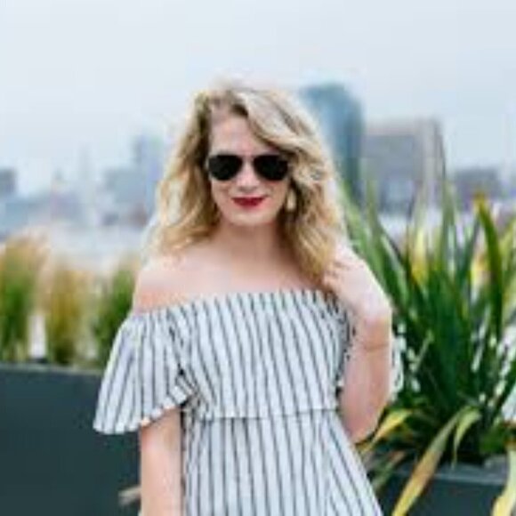 Banana Republic Striped off Shoulder top - Picture 1 of 7